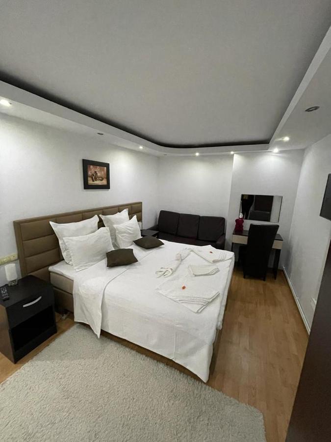 Pridvorul Haiducilor Slanic Moldova Ngoại thất bức ảnh